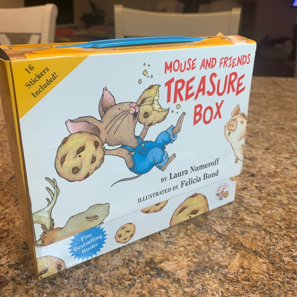Mouse and Friends Treasure Box book set